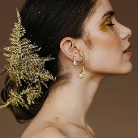 Zara Effortless Elegance – Non-Piercing Ear Cuffs Earrings - Picture 5 of 7